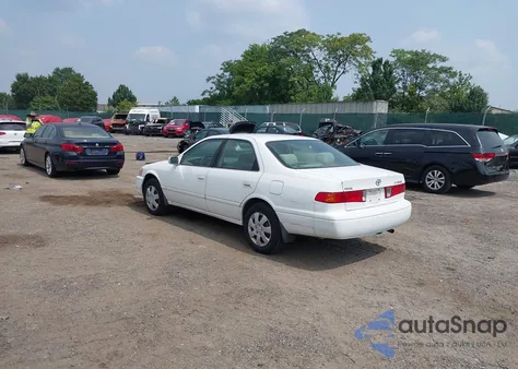 2001 Toyota Camry Le from USA, damaged, VIN 4T1BG22K31U771041